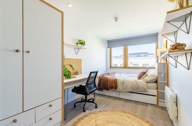 Gold En Suite, New Orient House, Station Court, Imperial Road, Fulham, London - Image 3